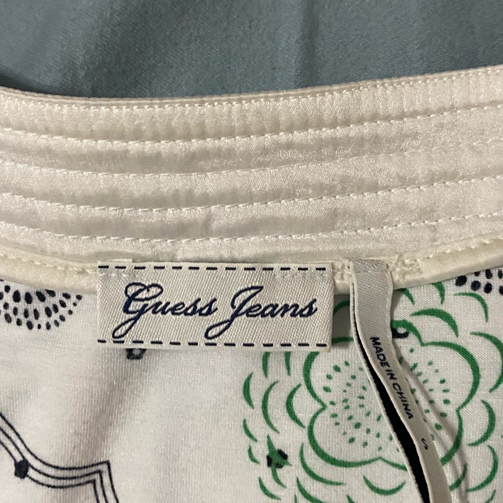 Very nice soft Guess top